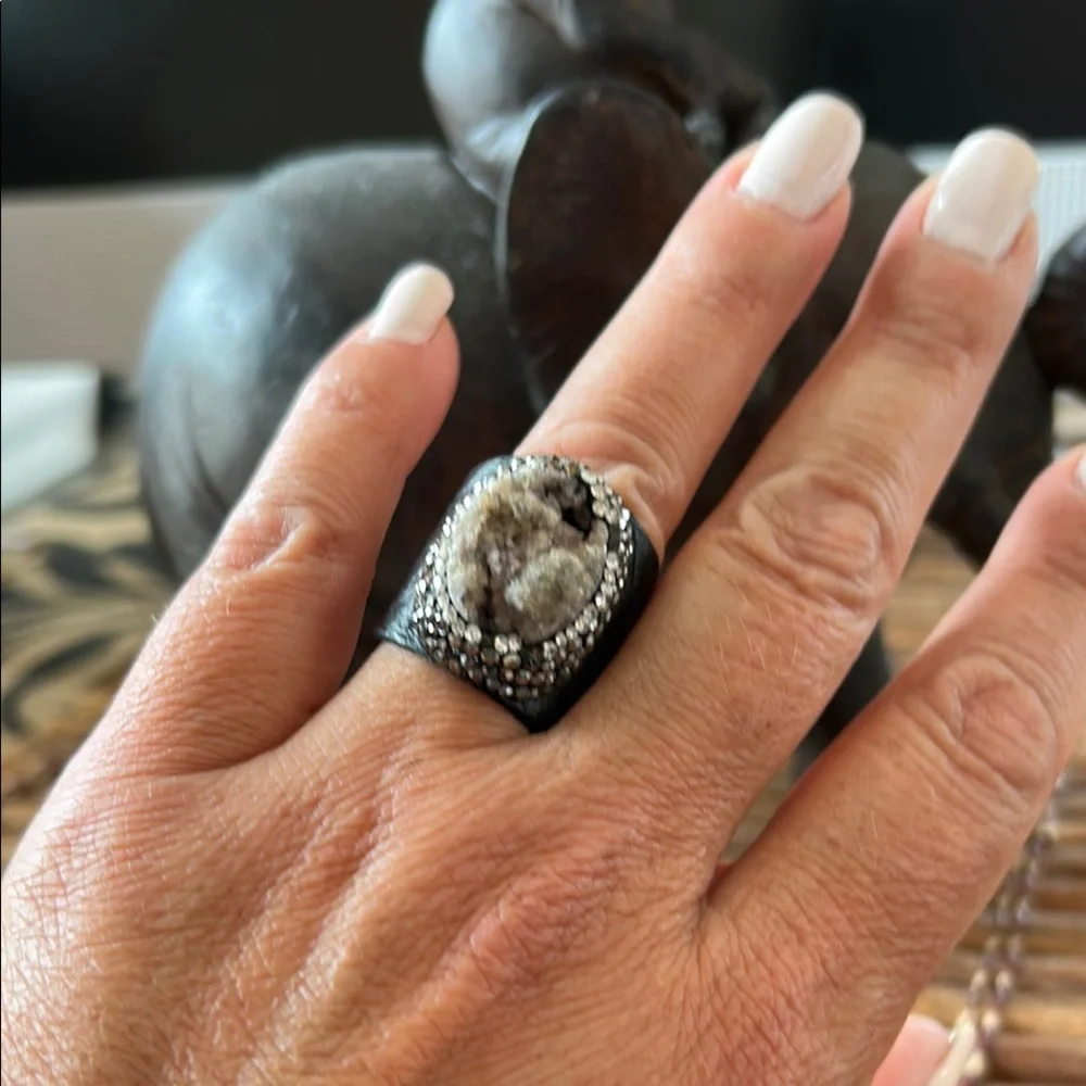 Boho Statement Druzy Ring – Adjustable Black Band wrapped in leather - Picture 6 of 7